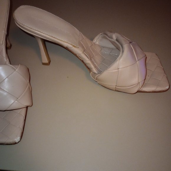 Bottega Veneta Sandals - Picture 11 of 13